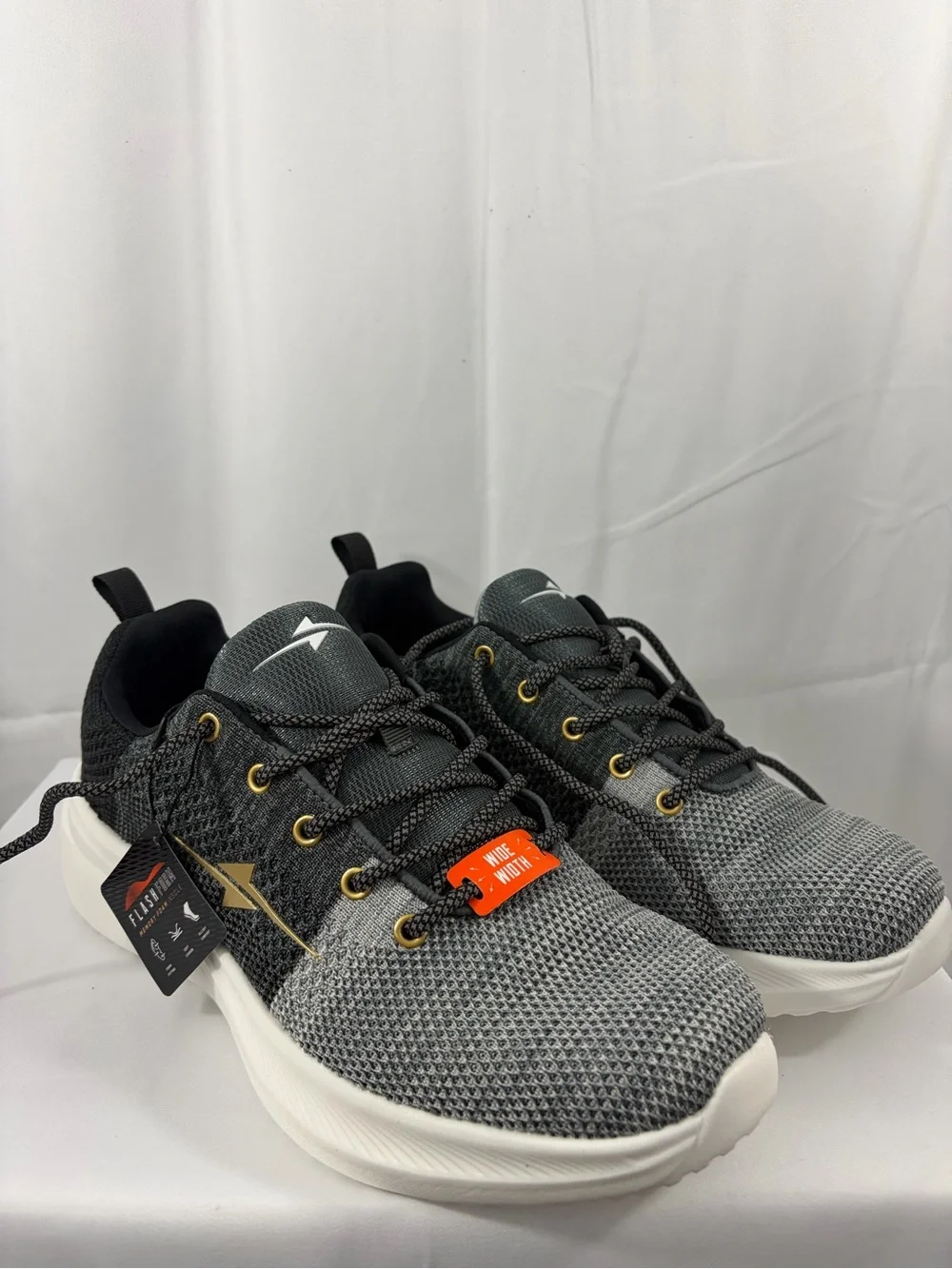 NWT Northside Sport Men’s Size 9.5 Gray Black Knit Athletic Sneakers